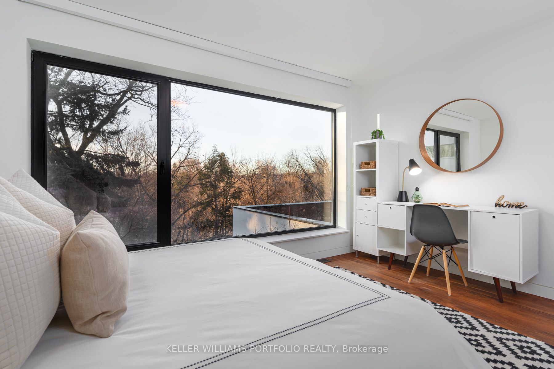 40 Hillside Dr