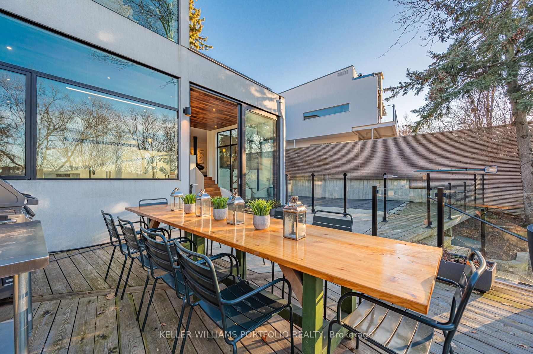 40 Hillside Dr