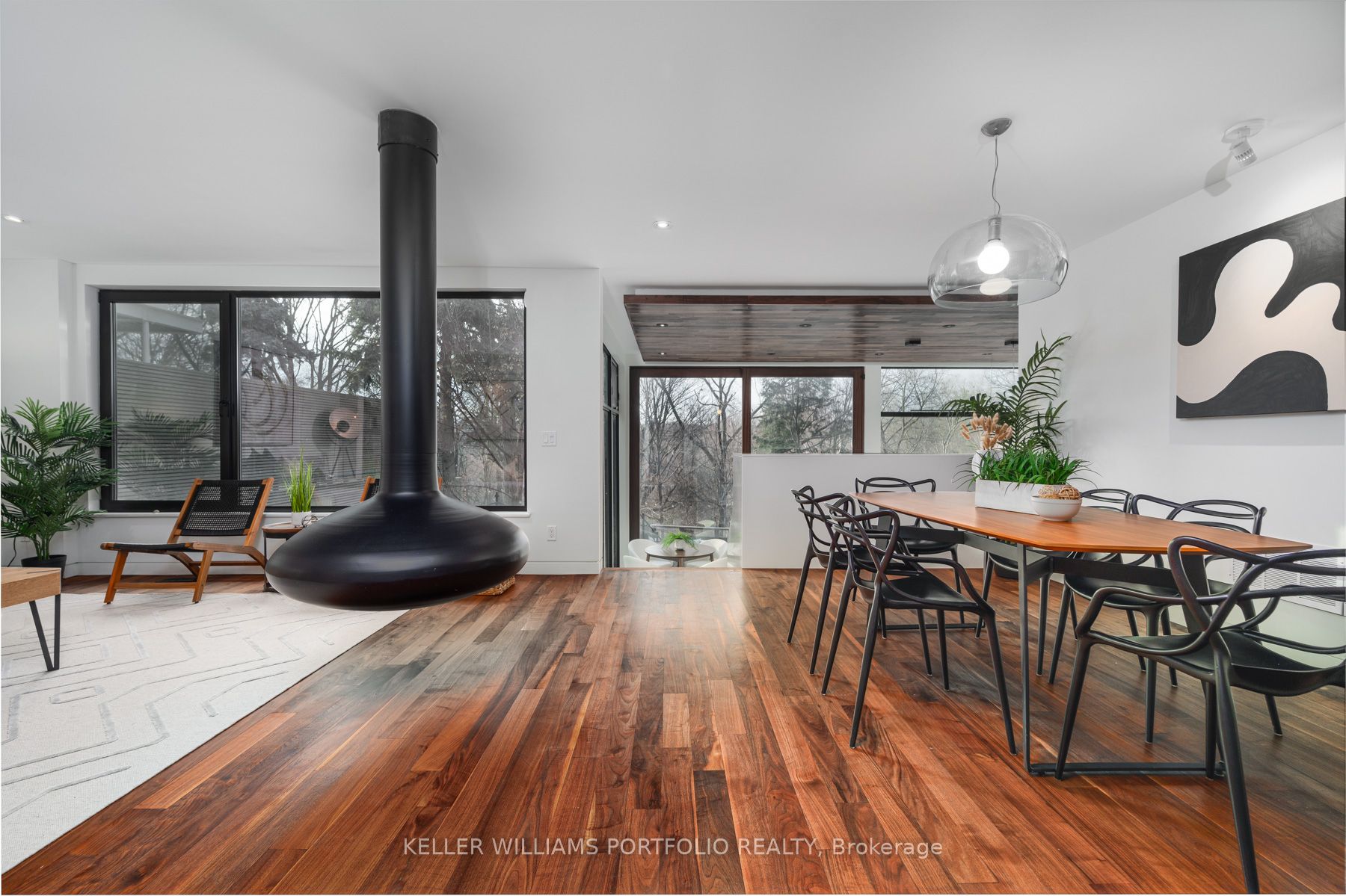 40 Hillside Dr