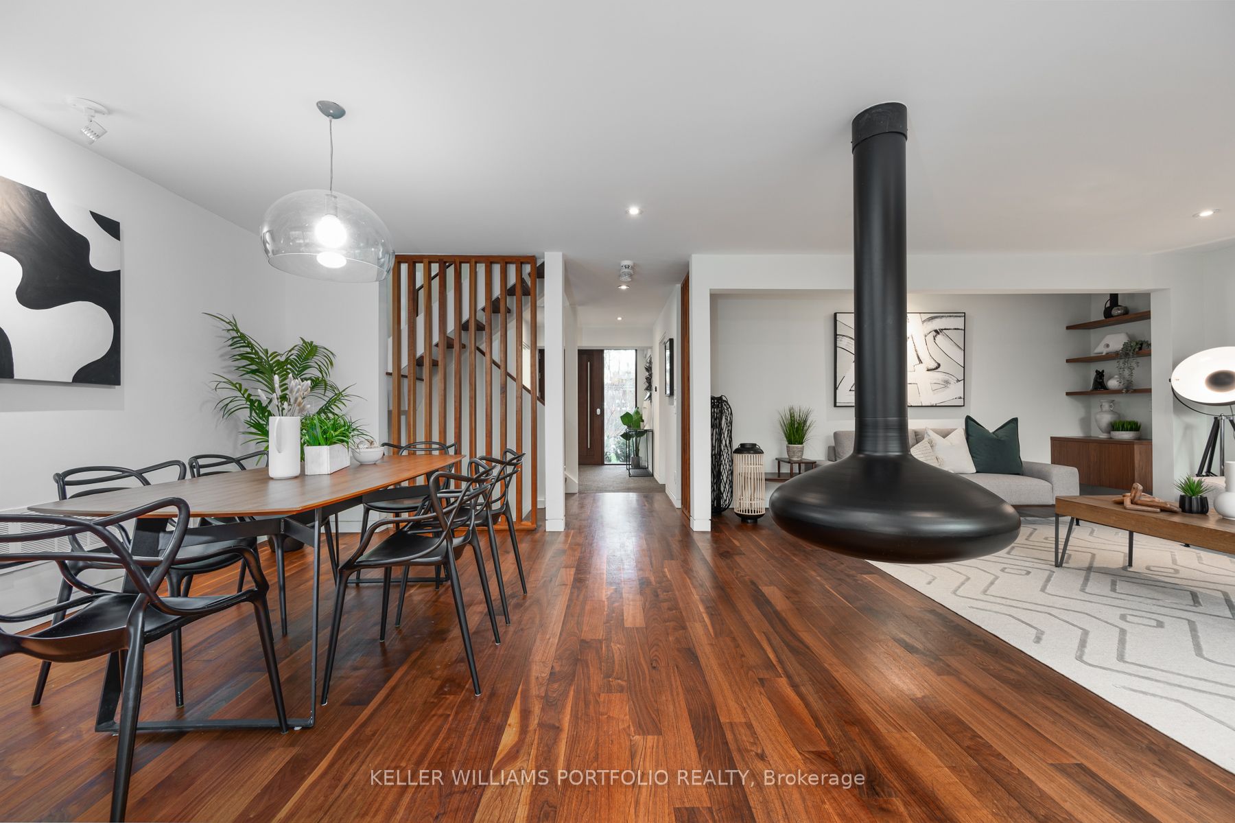 40 Hillside Dr