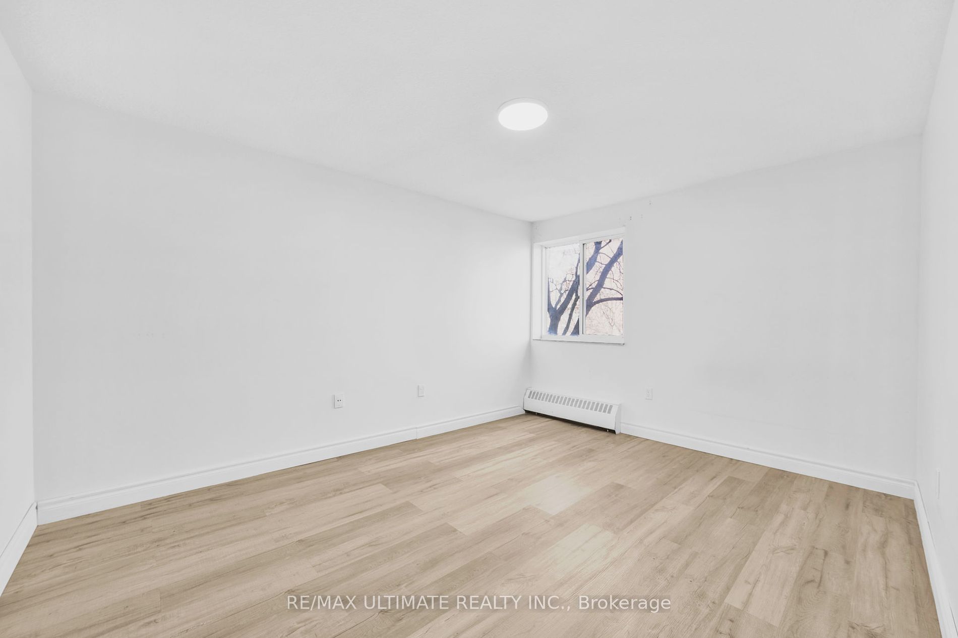 936 Glen St, #205