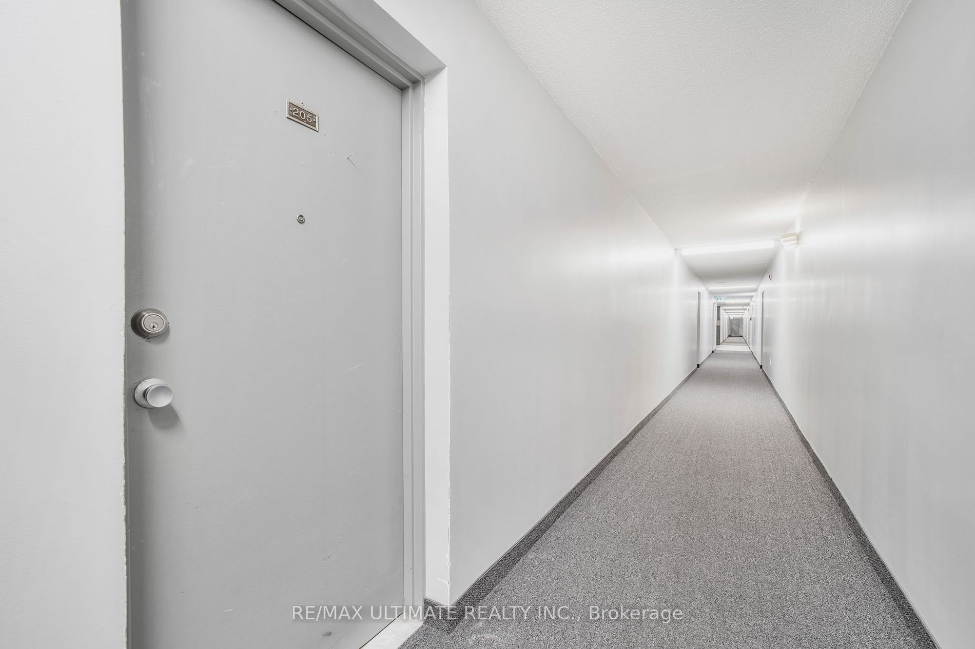 936 Glen St, #205