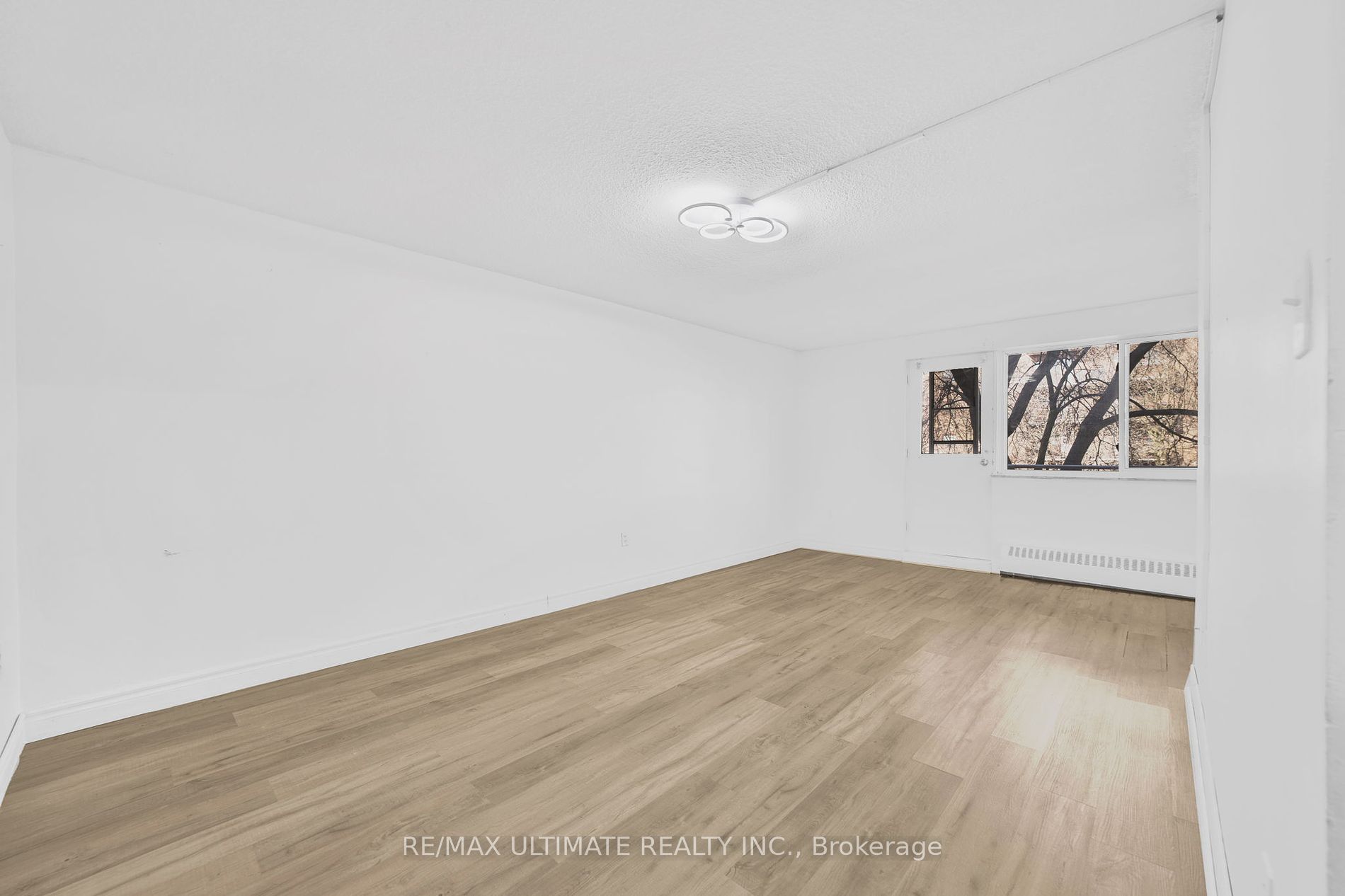 936 Glen St, #205