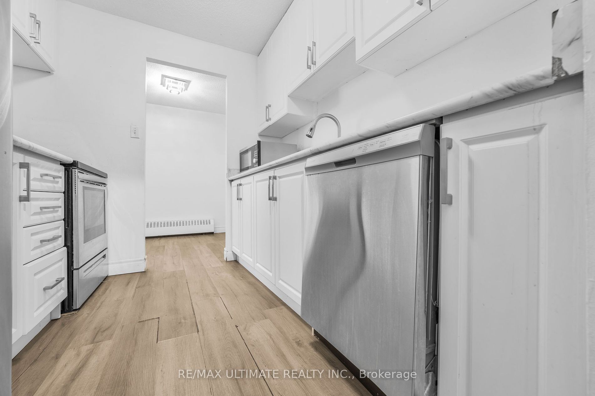 936 Glen St, #205