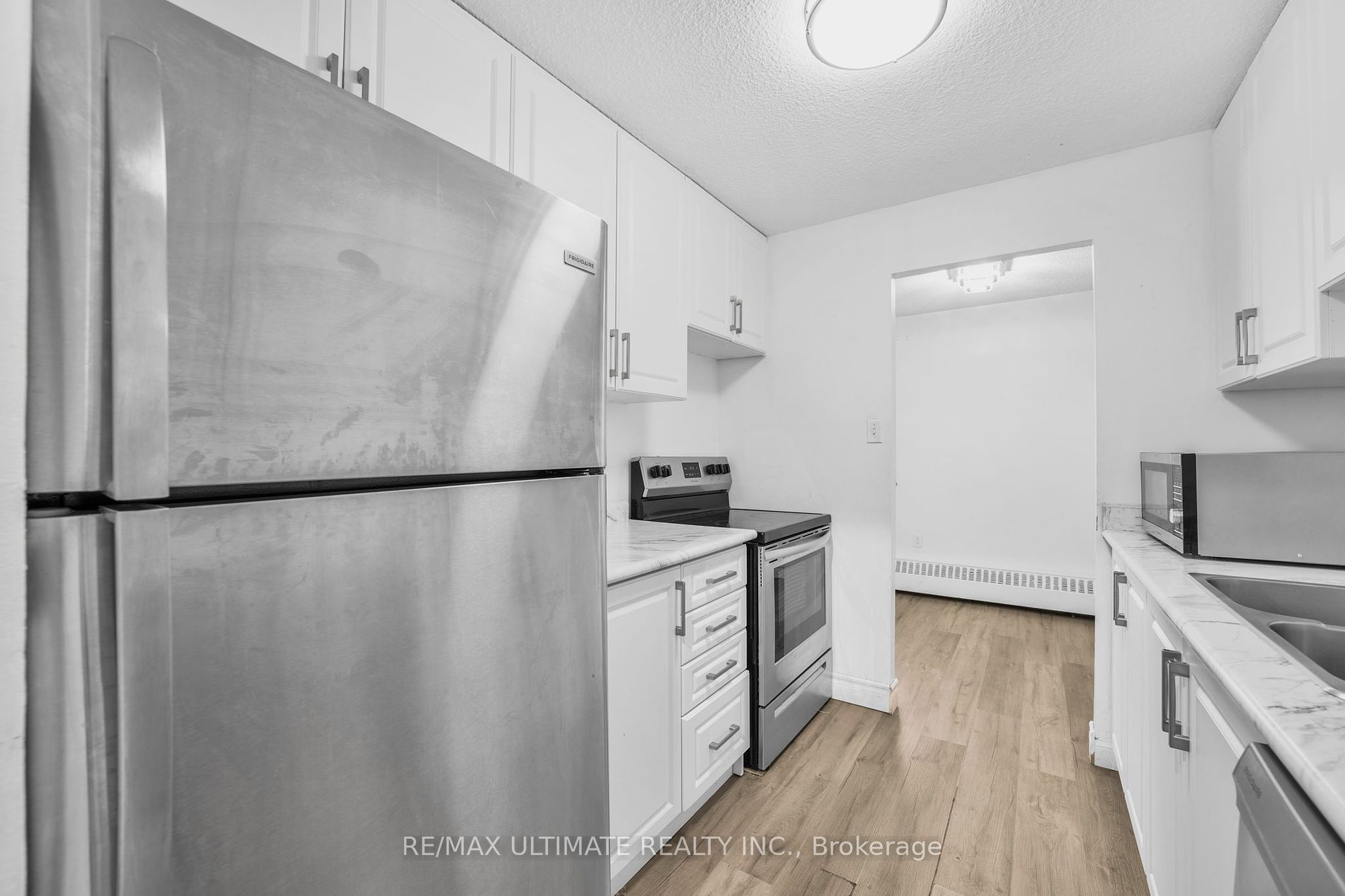 936 Glen St, #205