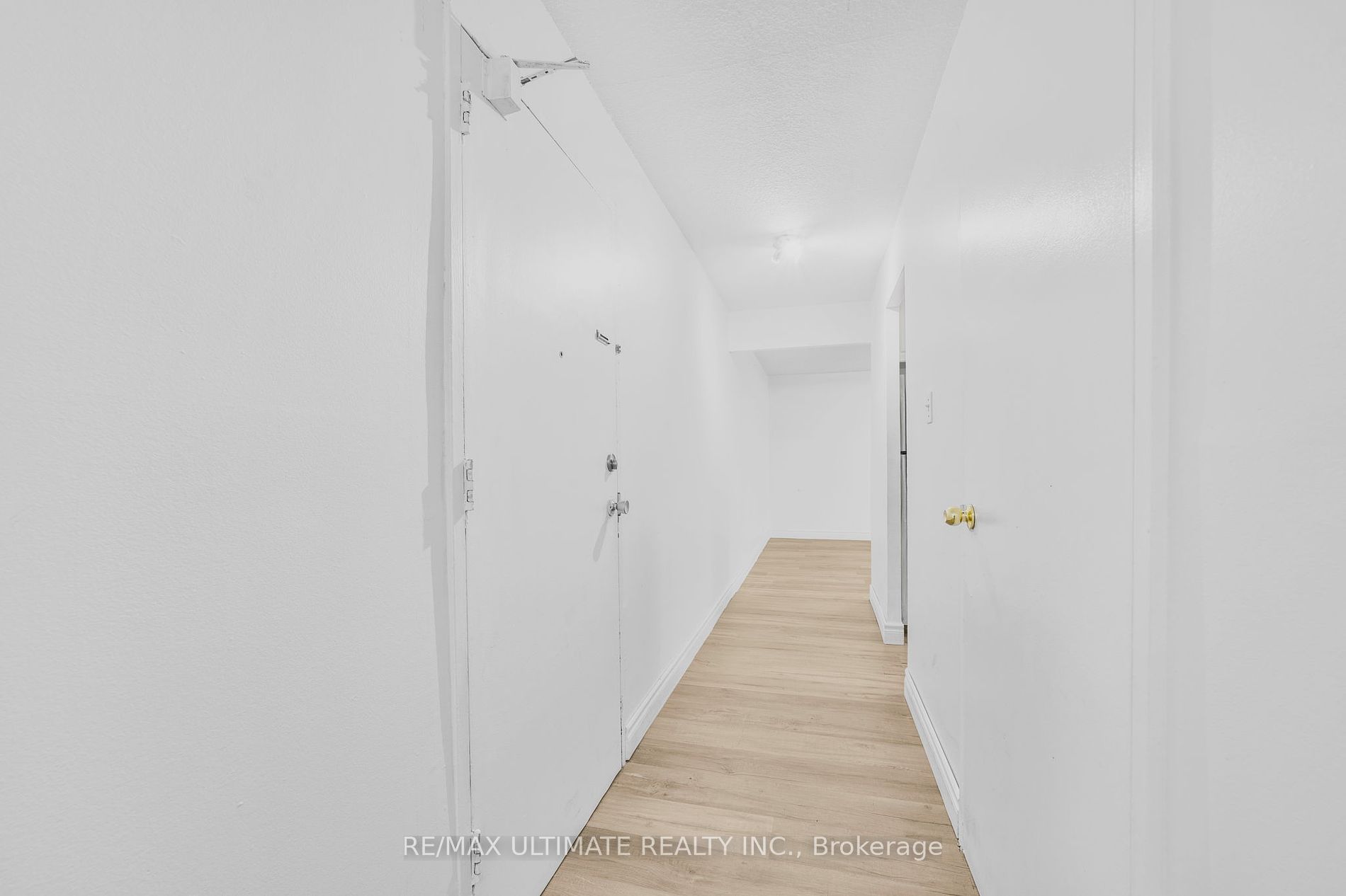 936 Glen St, #205