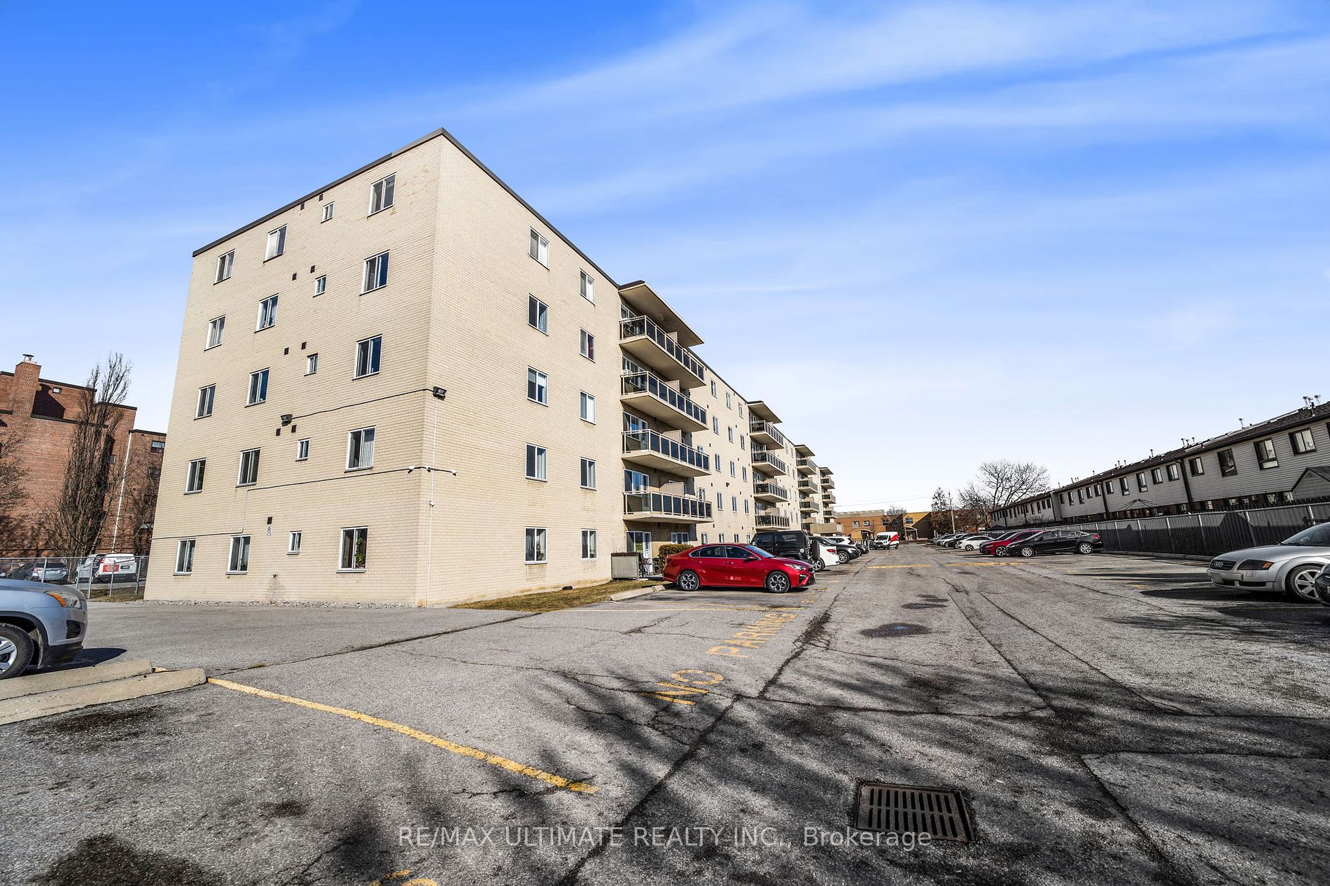 936 Glen St, #205