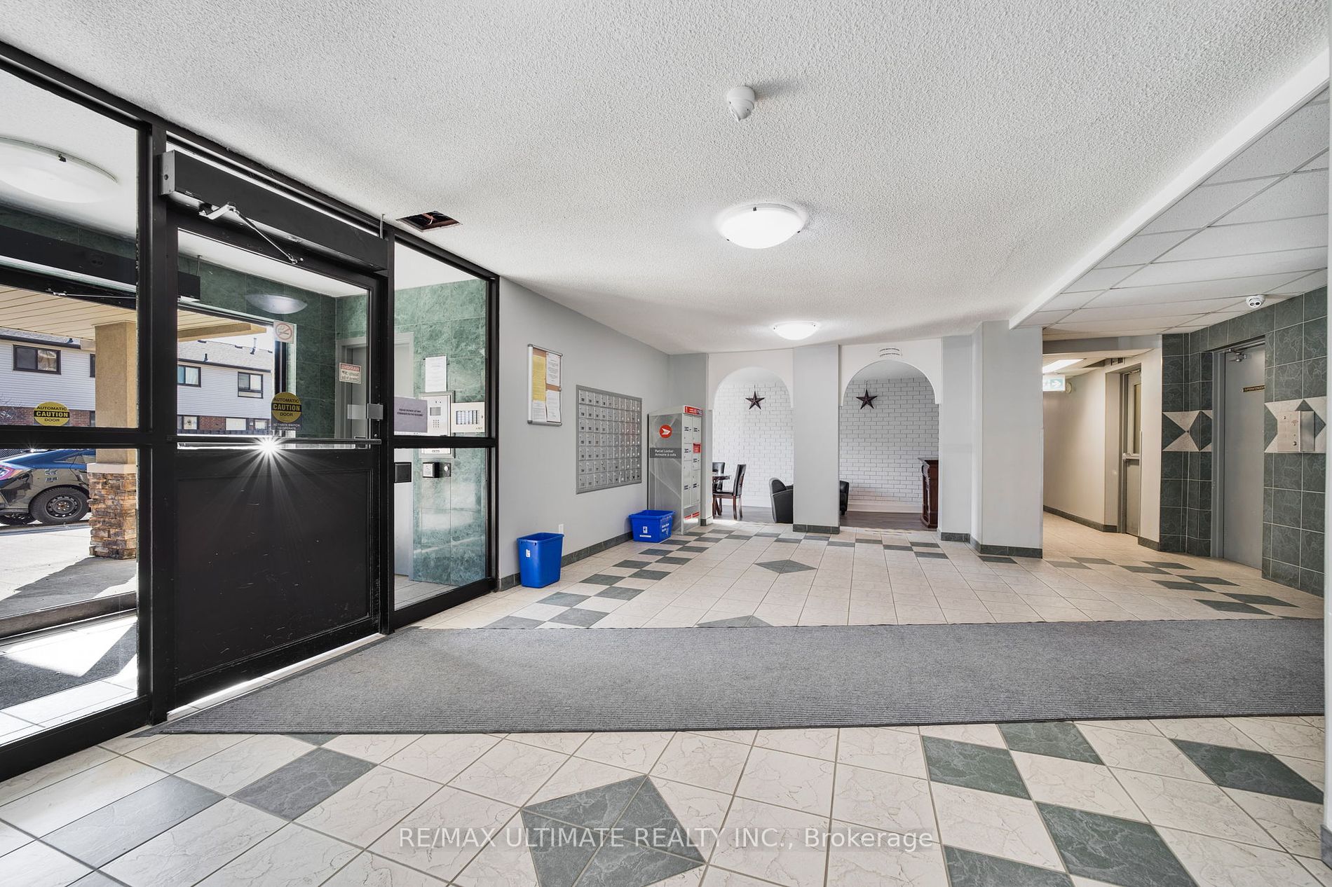 936 Glen St, #205