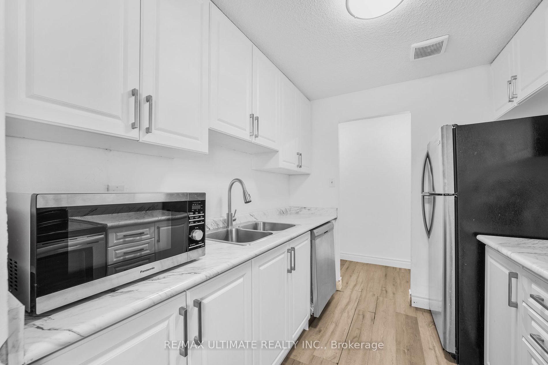 936 Glen St, #205