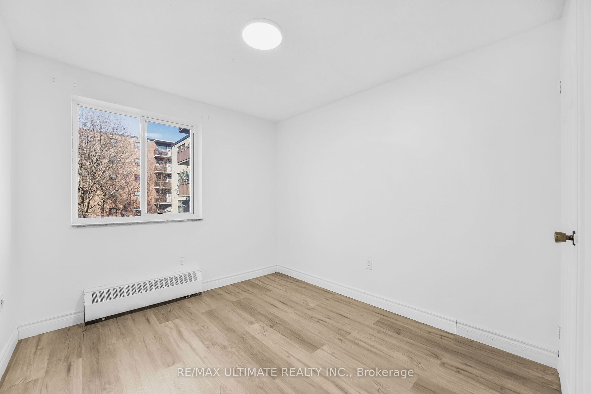 936 Glen St, #205