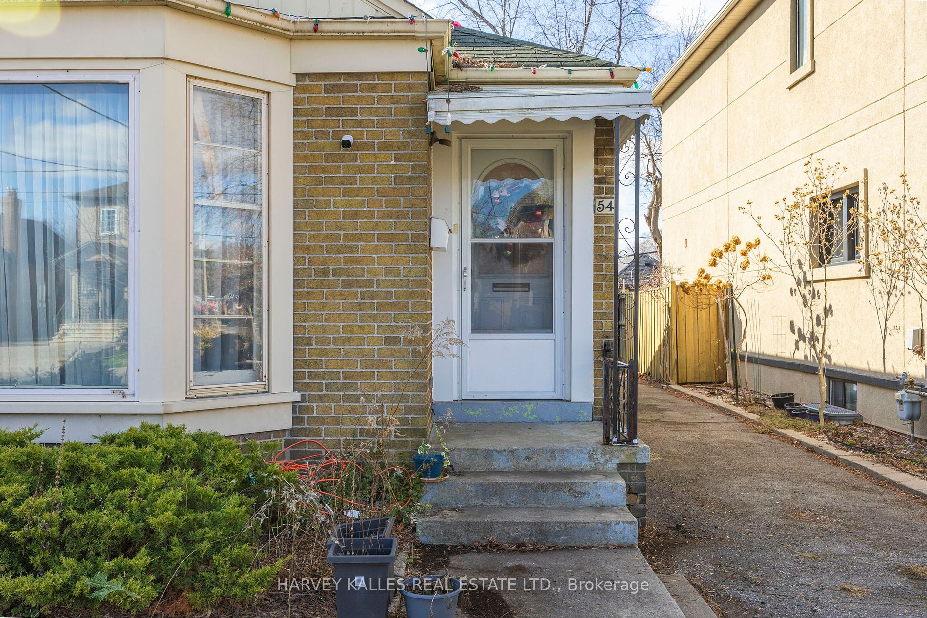 54 Athlone Road