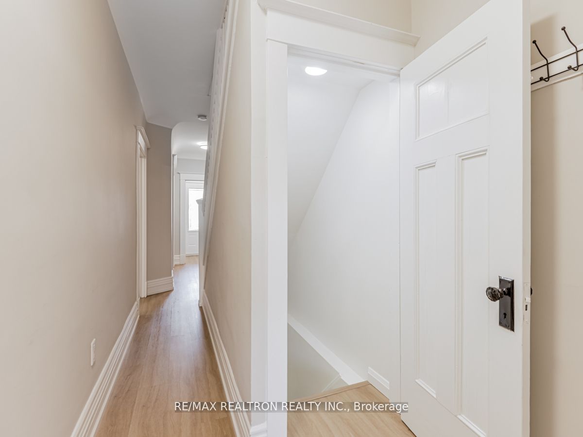 123 Browning Ave