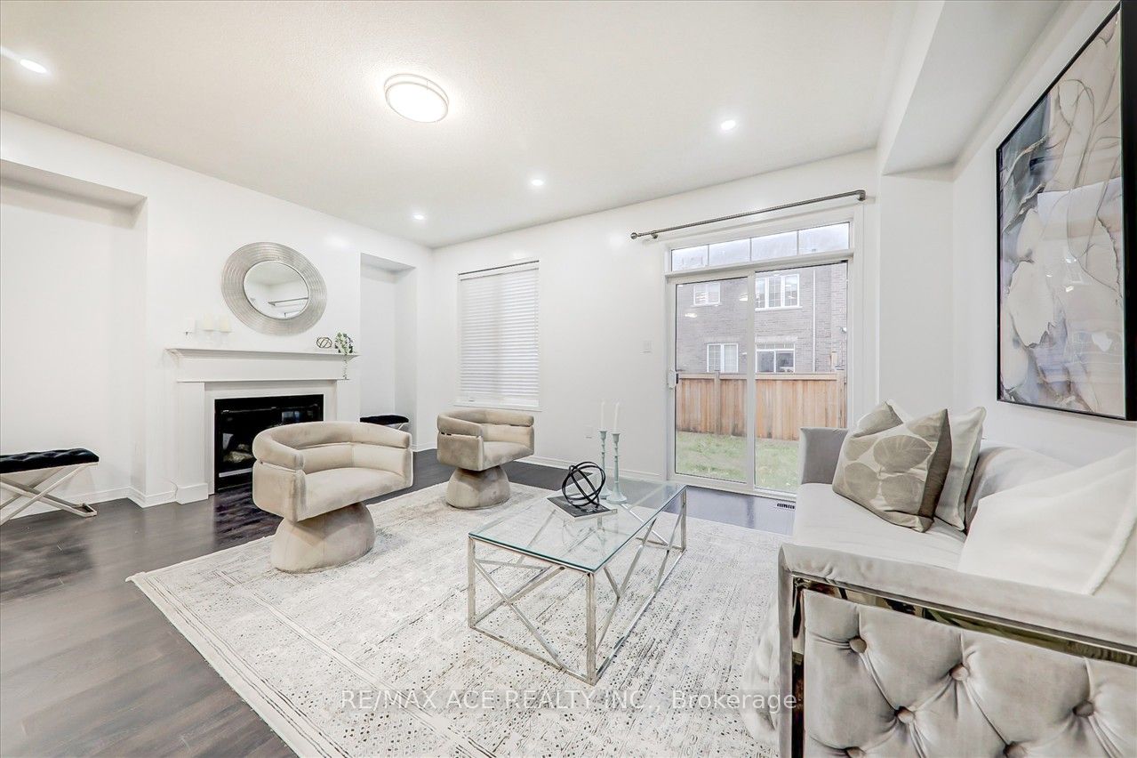 6 Keenlyside Lane