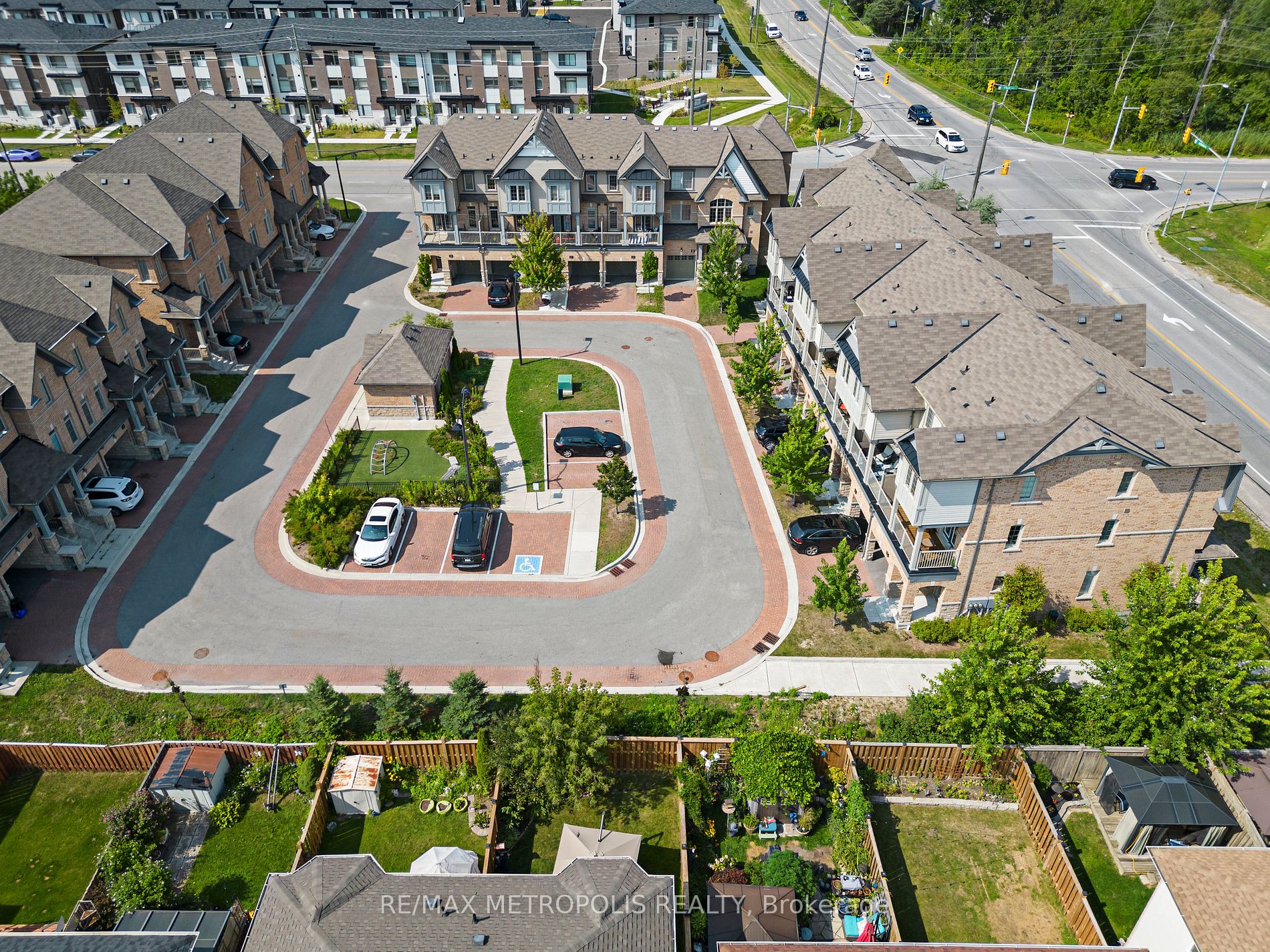 285 Finch Ave, #19