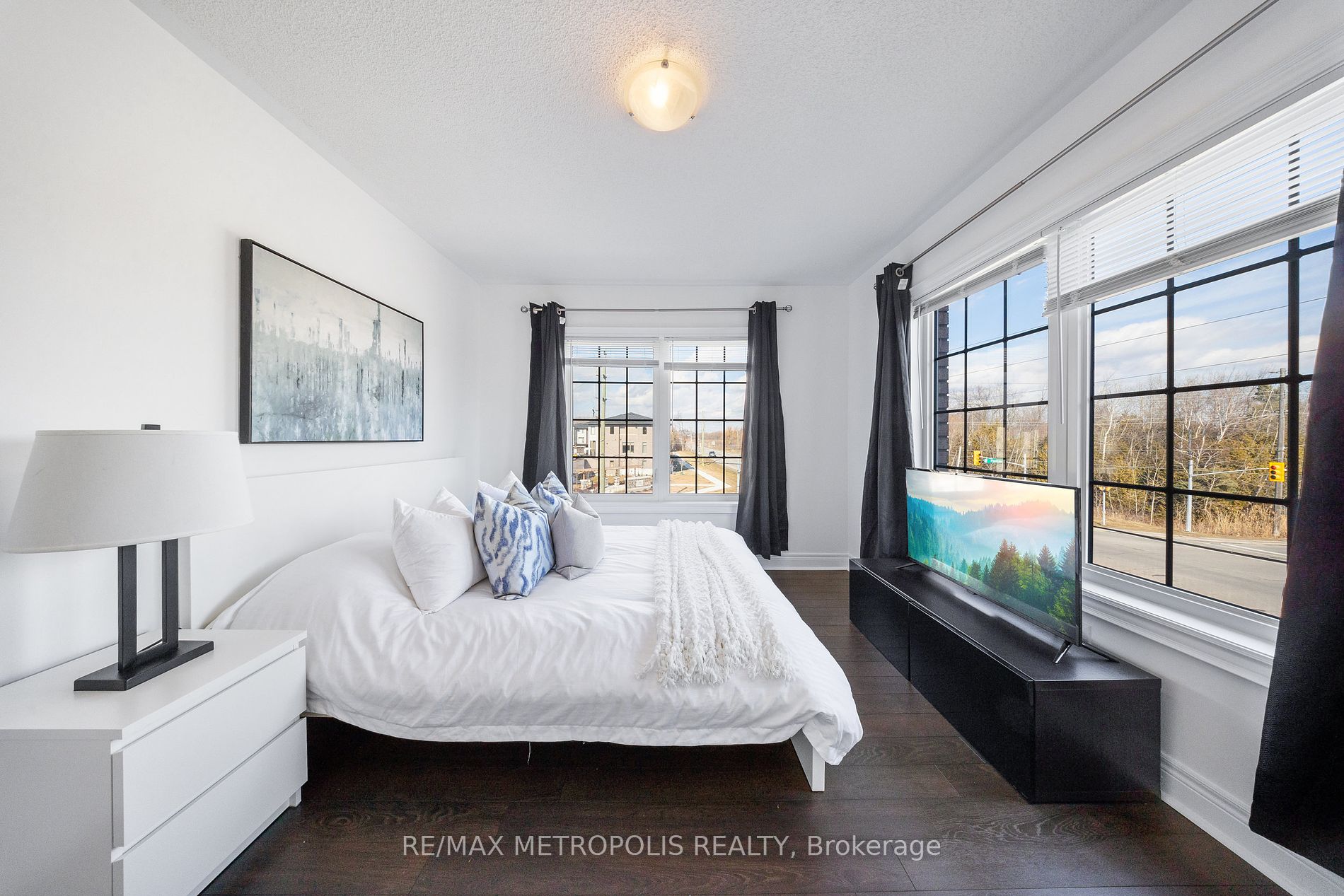 285 Finch Ave, #19
