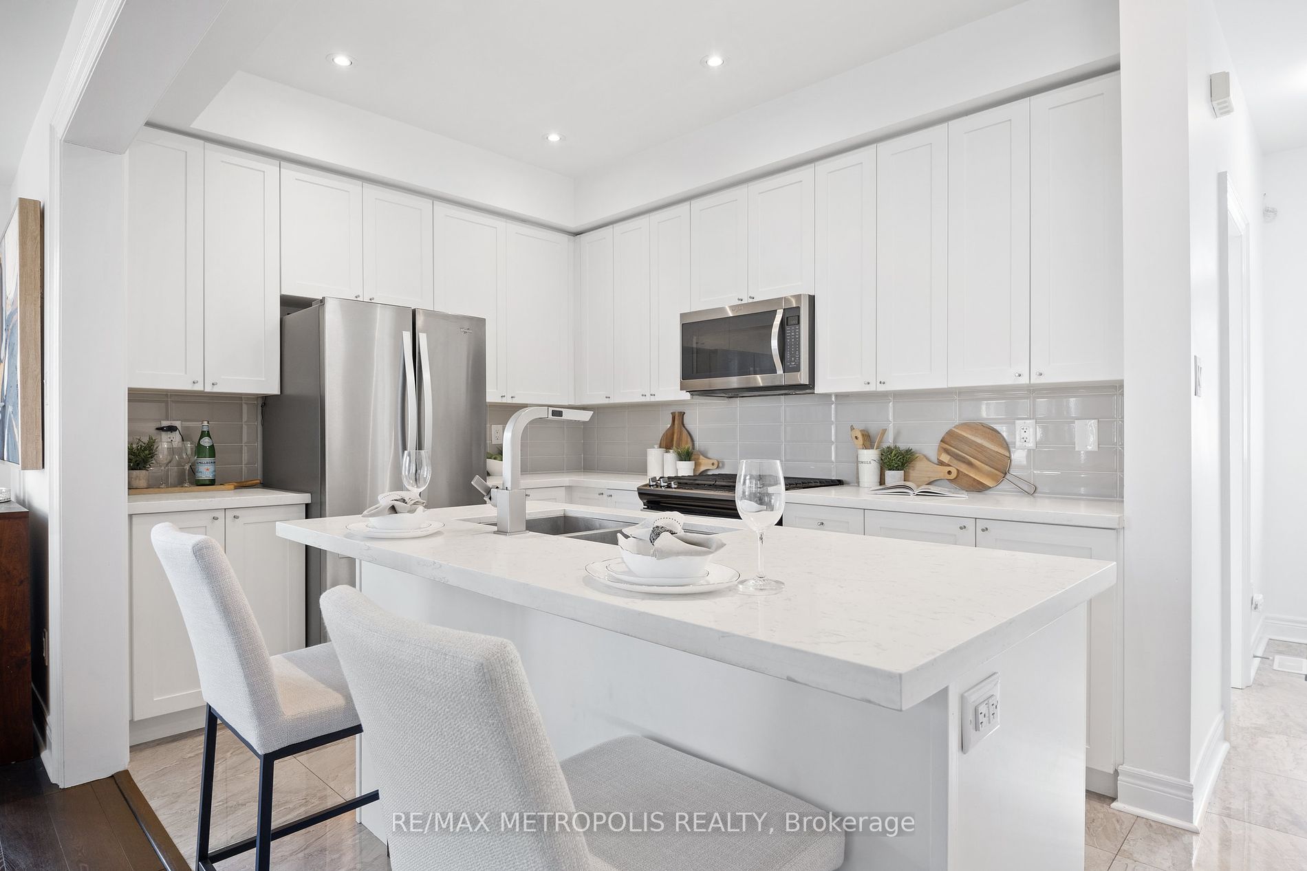 285 Finch Ave, #19