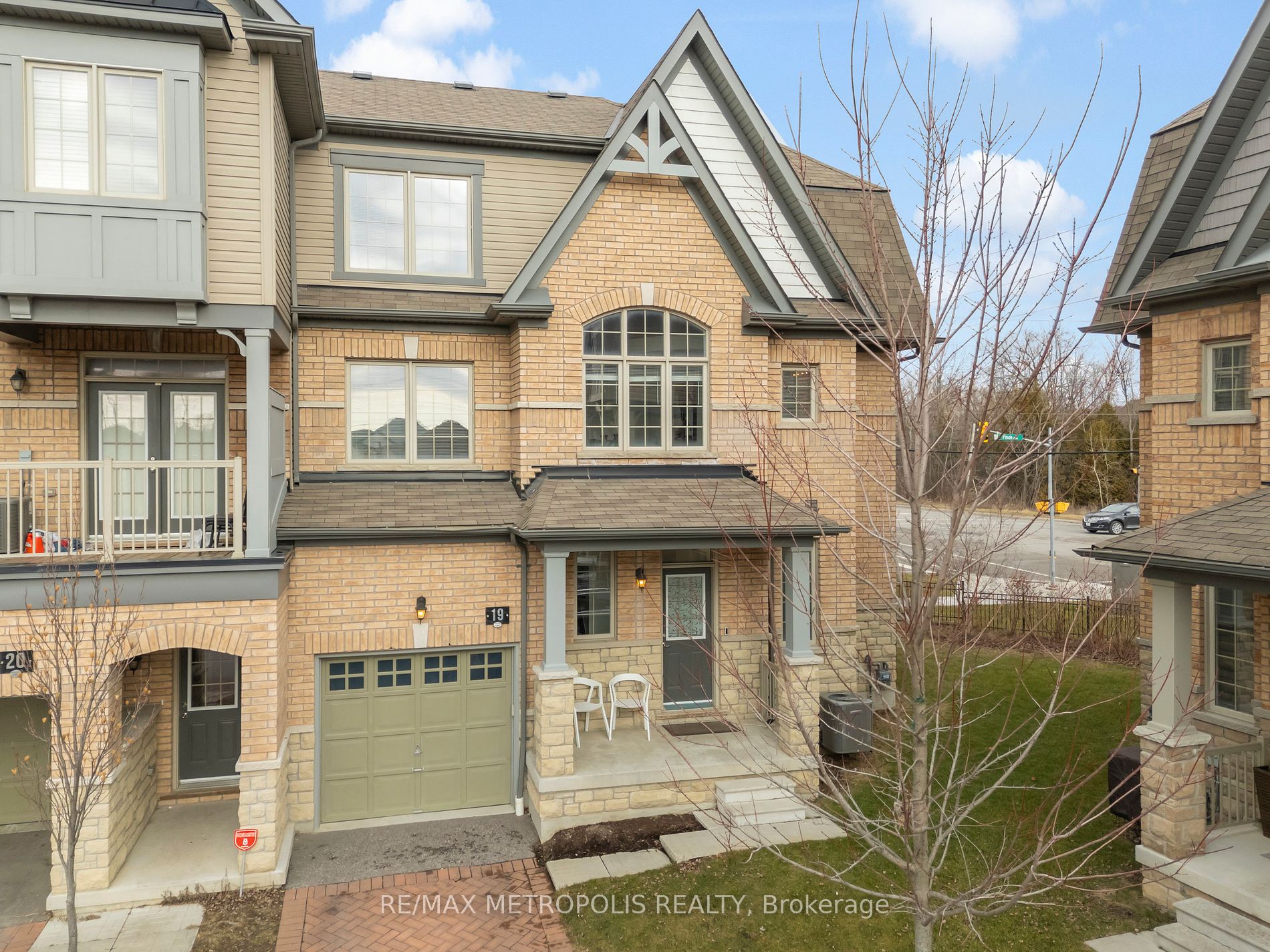 285 Finch Ave, #19
