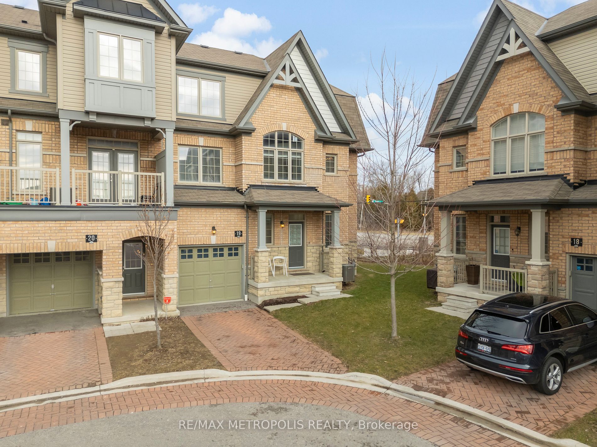285 Finch Ave, #19