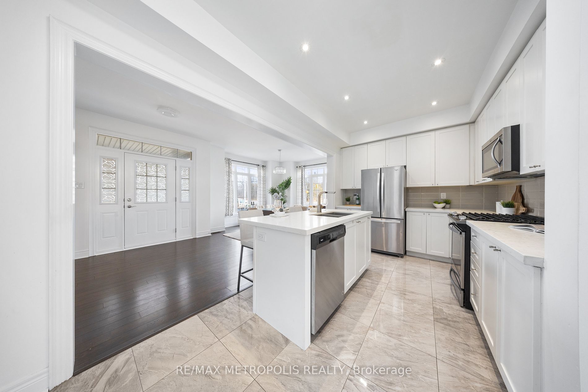 285 Finch Ave, #19