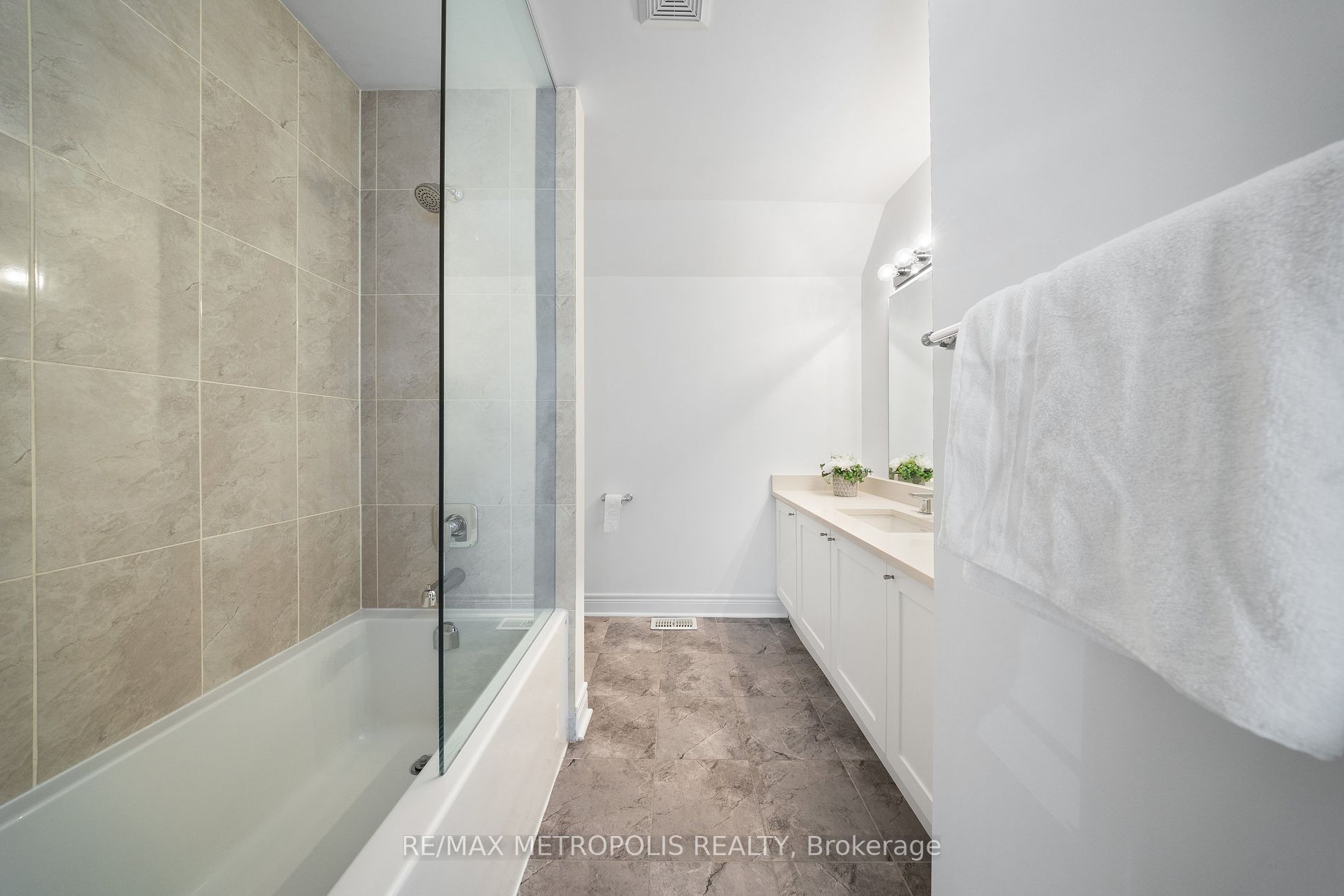 285 Finch Ave, #19
