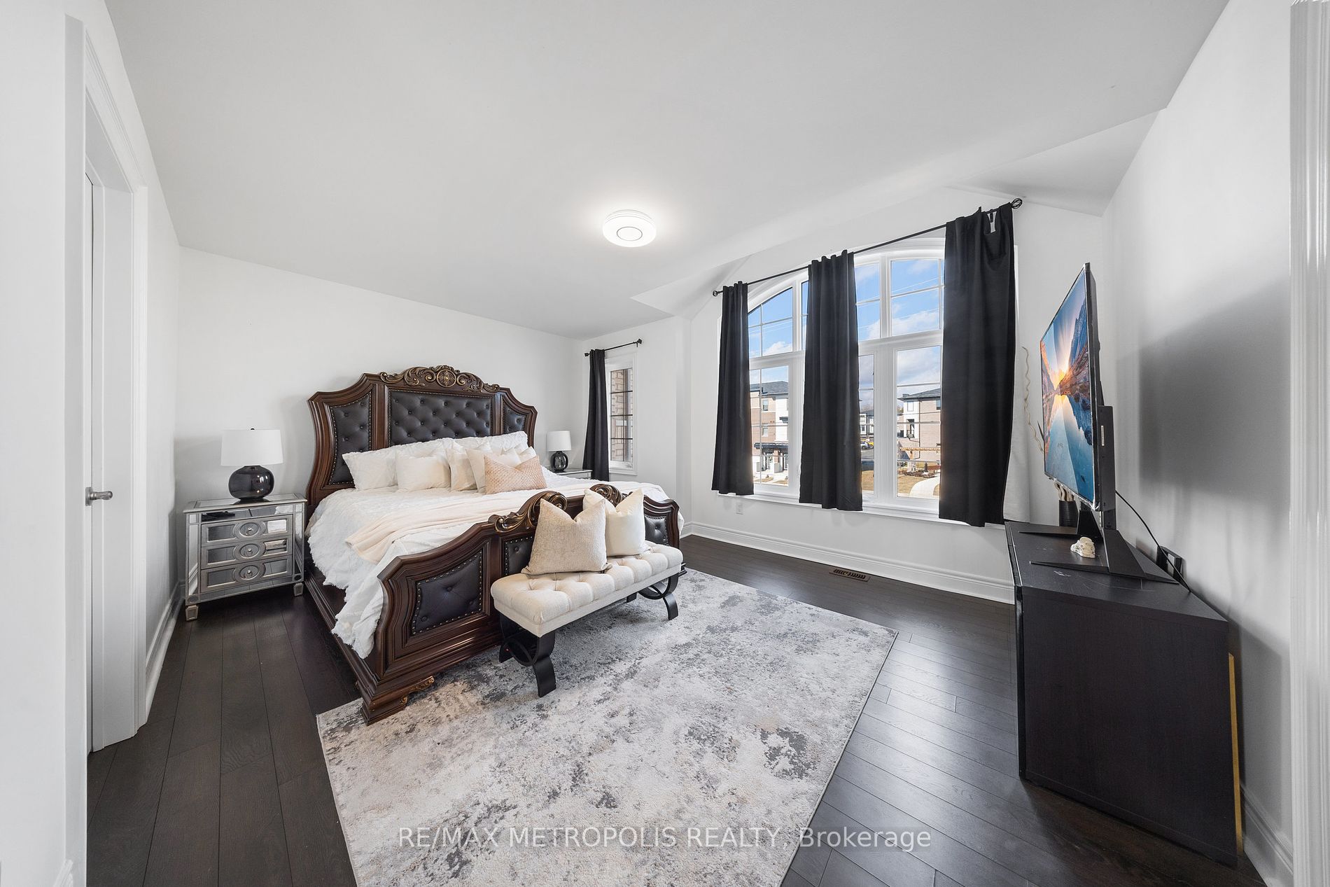 285 Finch Ave, #19
