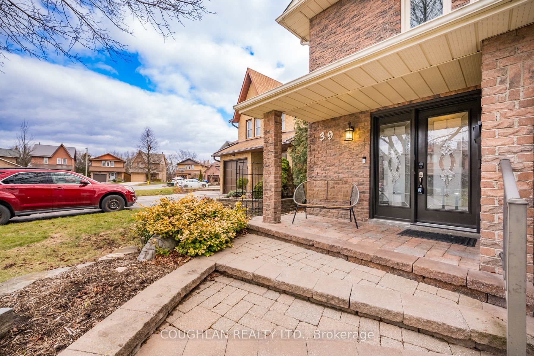 39 Longfellow Court