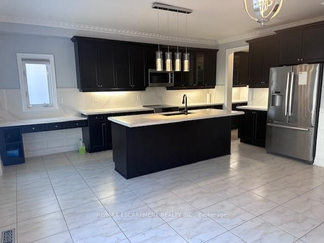31 Donaldson Dr