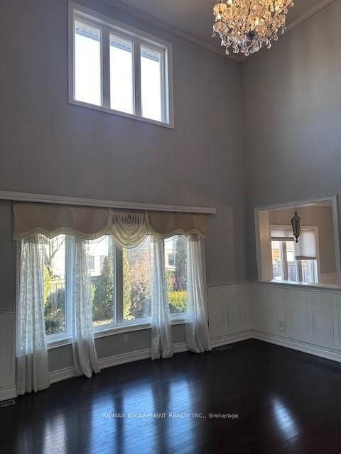 31 Donaldson Dr