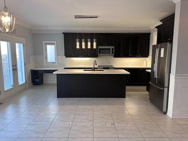 31 Donaldson Dr