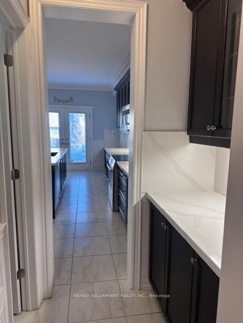 31 Donaldson Dr