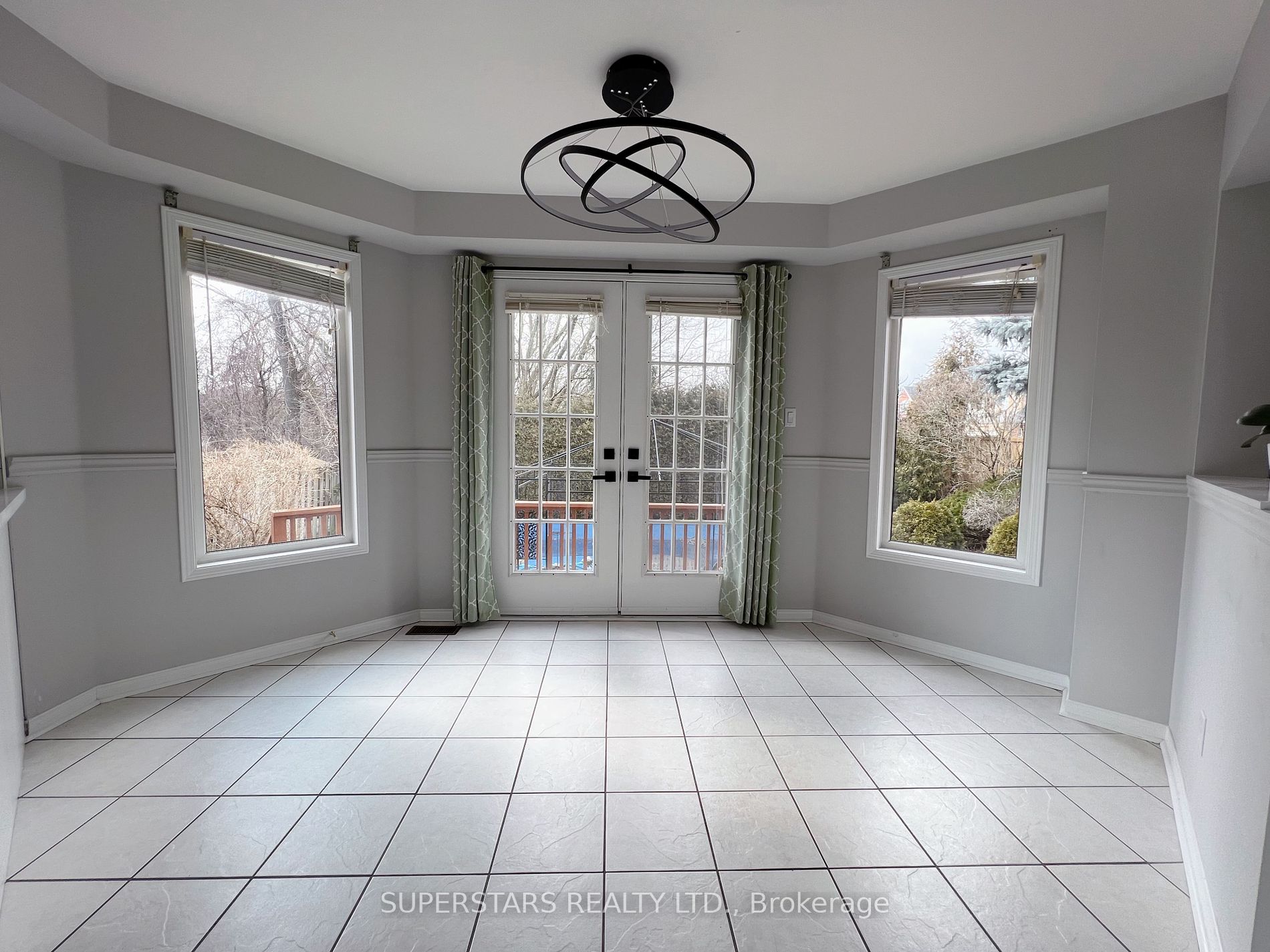2 Redvers Street
