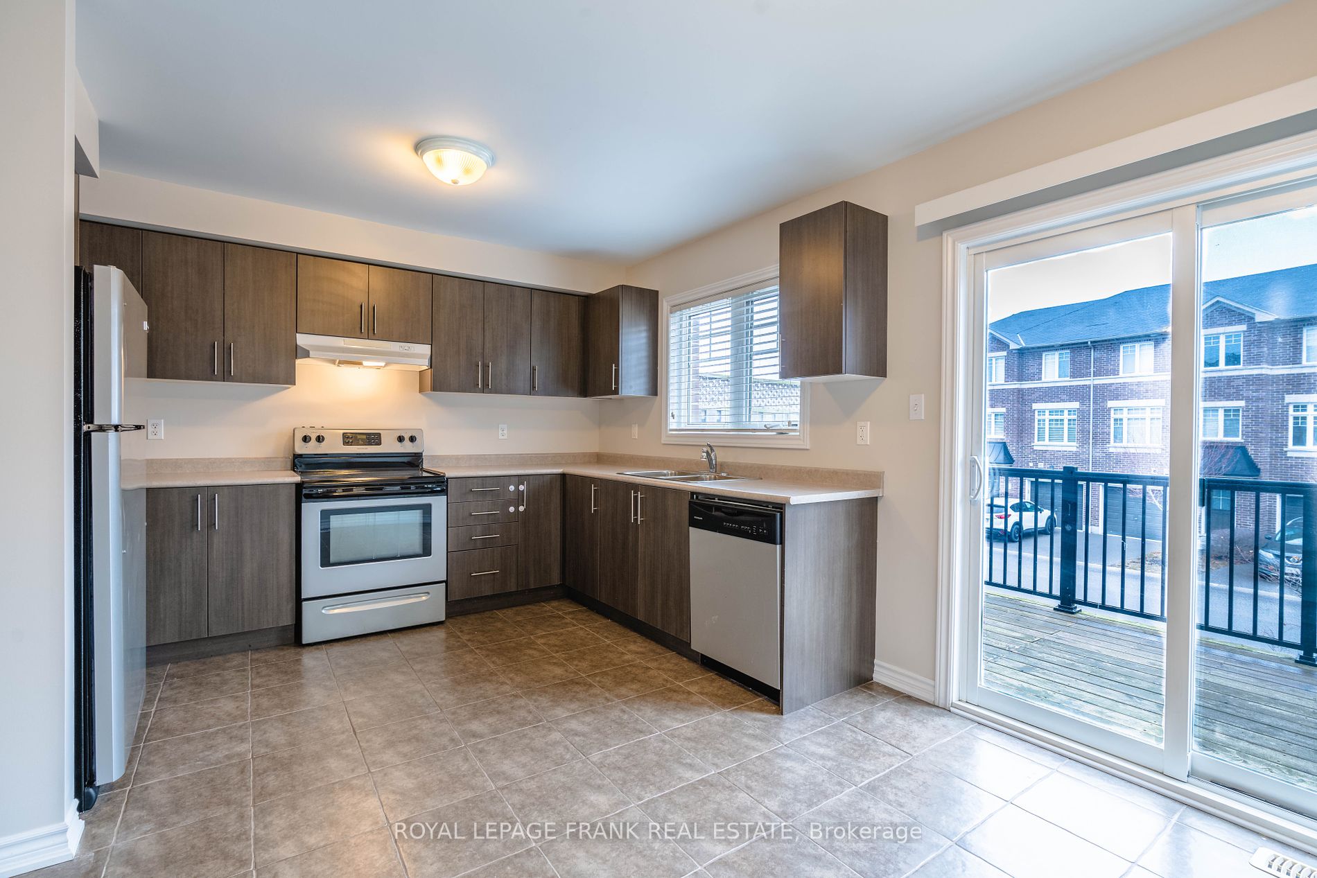 462 Meadowglade Rd