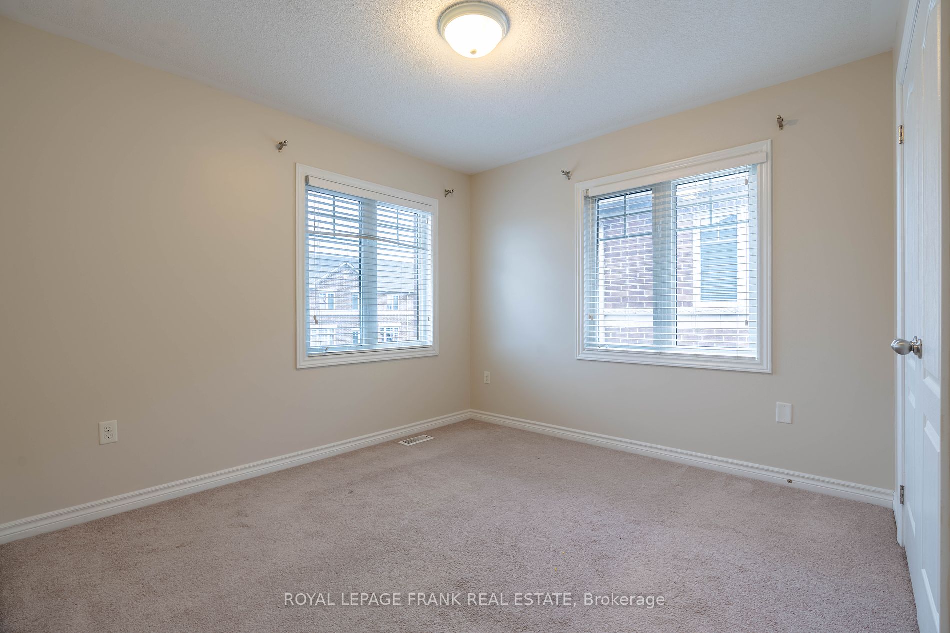 462 Meadowglade Rd