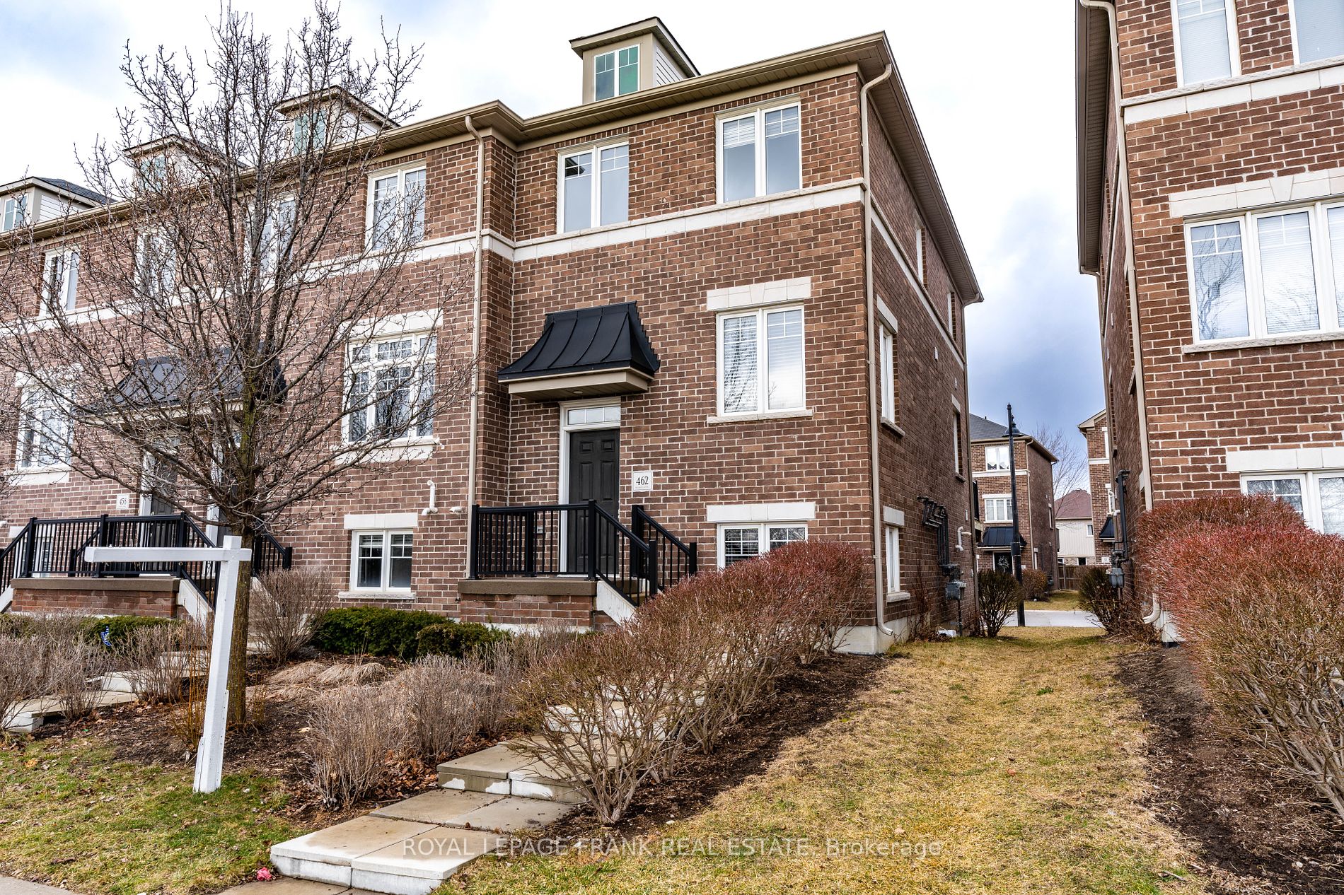 462 Meadowglade Rd