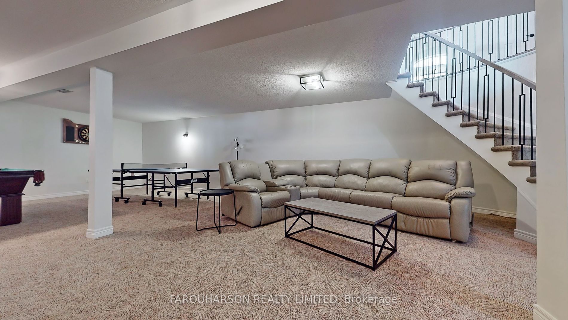 207 Aldred Dr