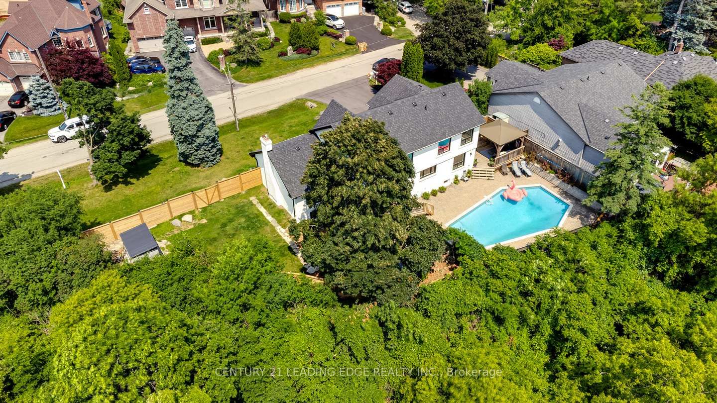 558 Pine Ridge Road S