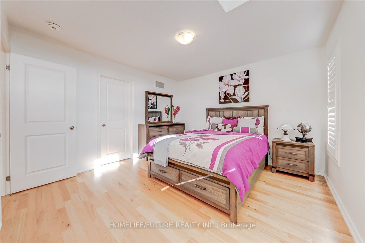 25 Lyle Dr