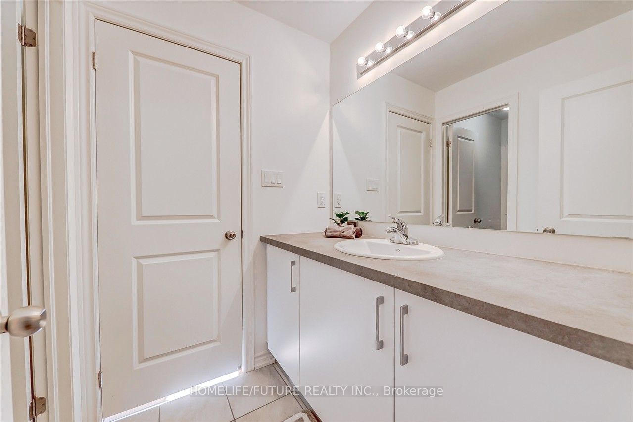 25 Lyle Dr