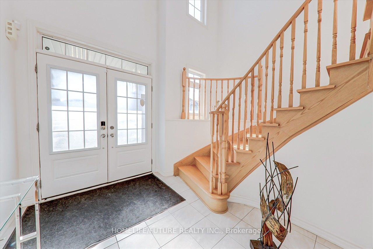 25 Lyle Dr