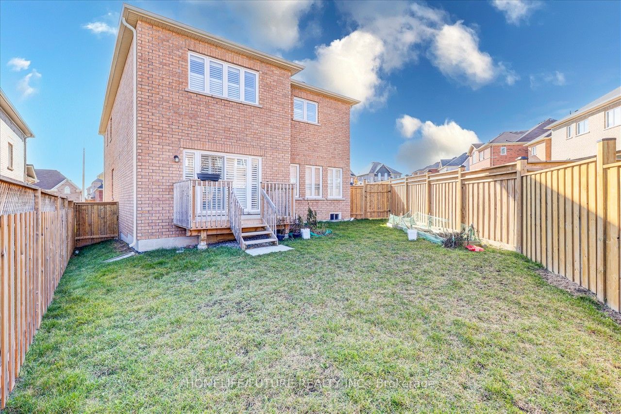 25 Lyle Dr