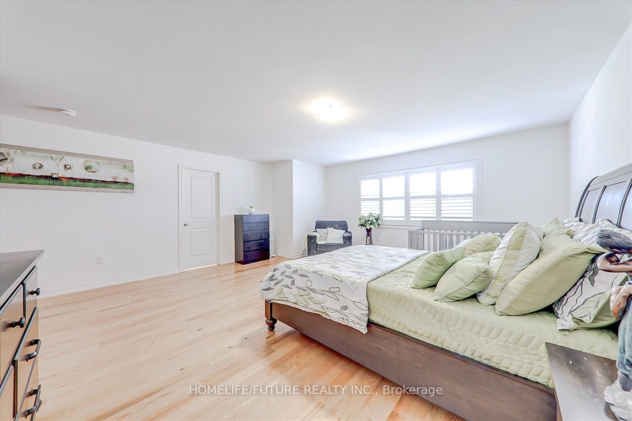 25 Lyle Dr