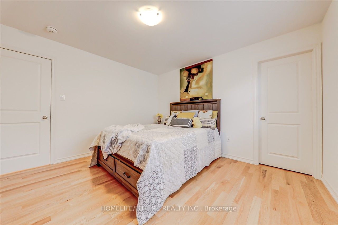 25 Lyle Dr