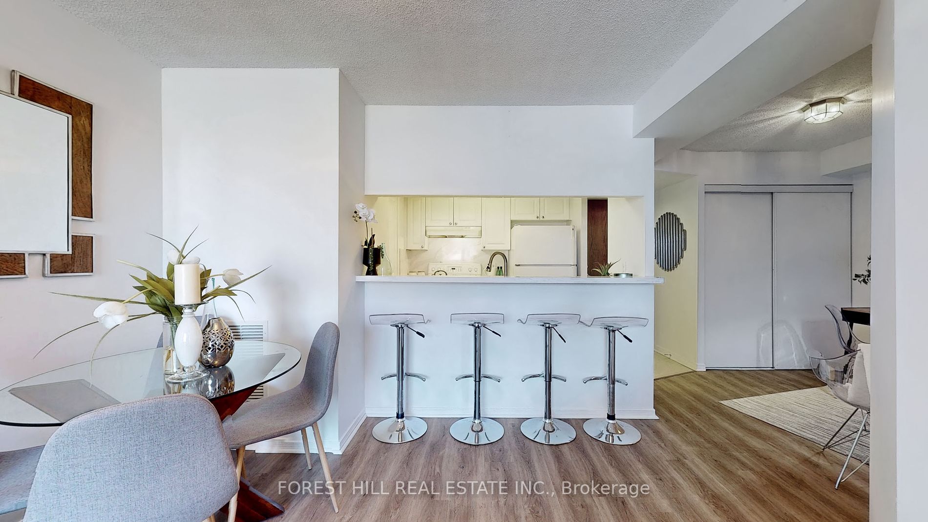 1765 Queen St E, #306