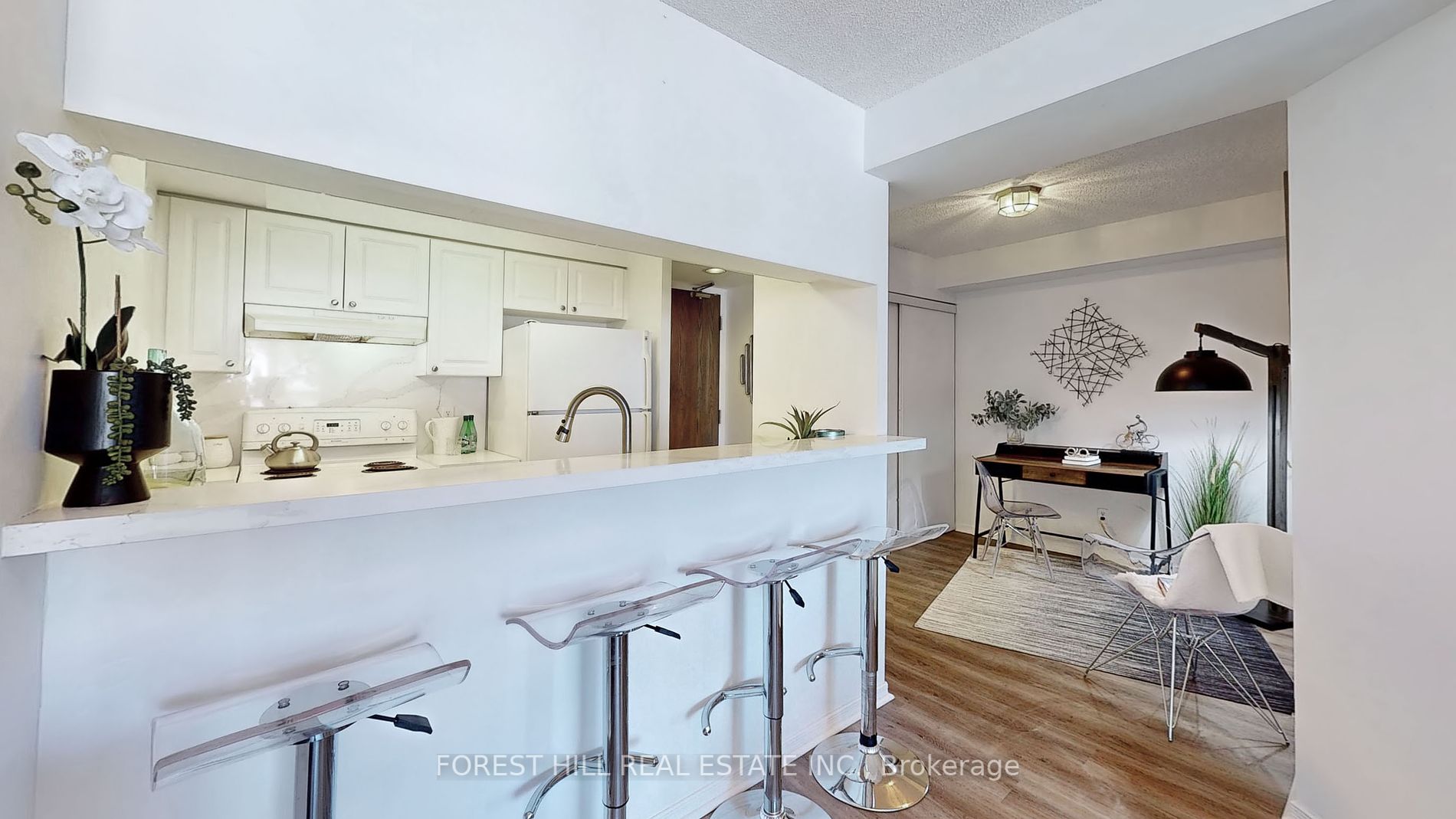 1765 Queen St E, #306