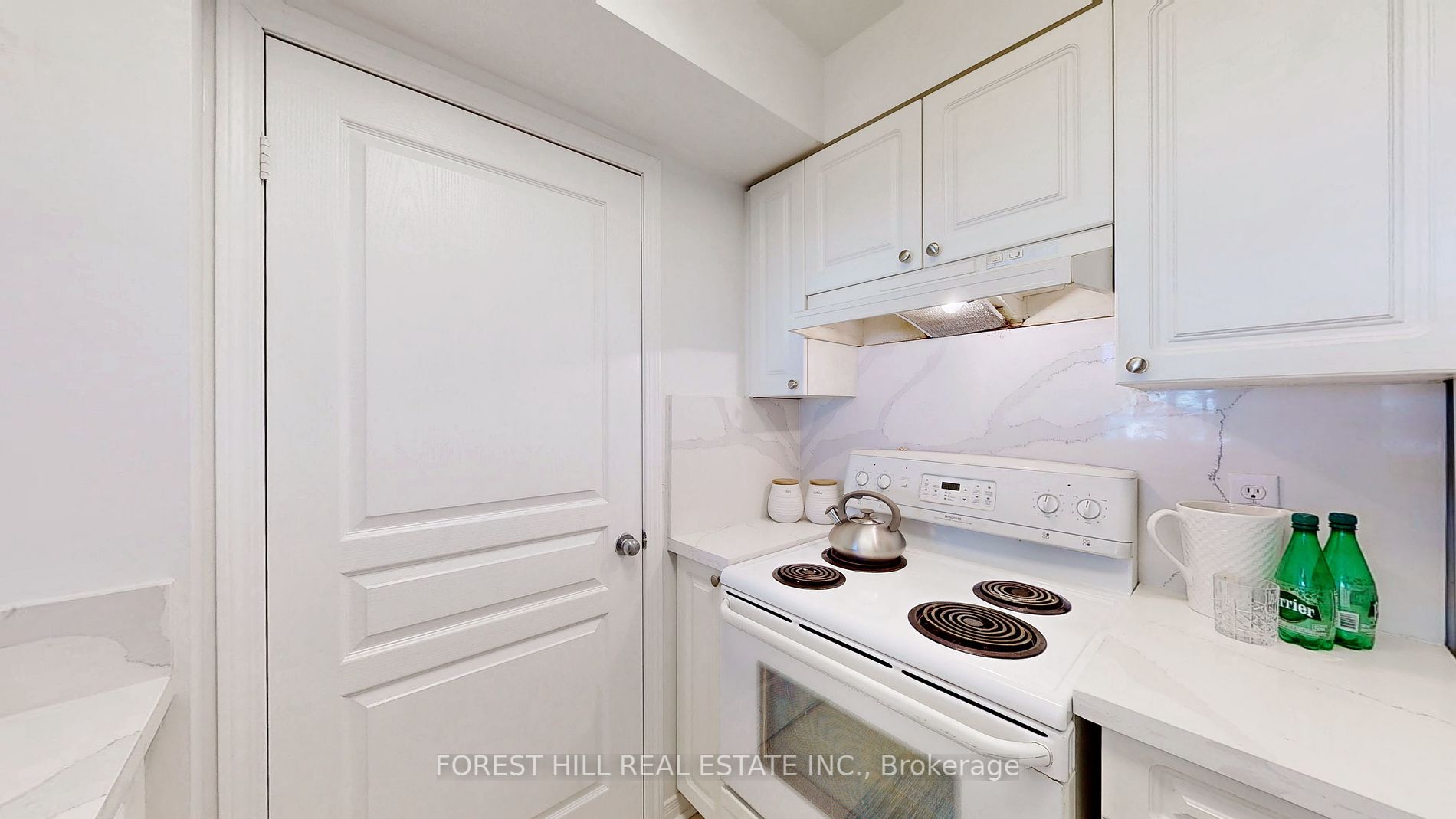 1765 Queen St E, #306