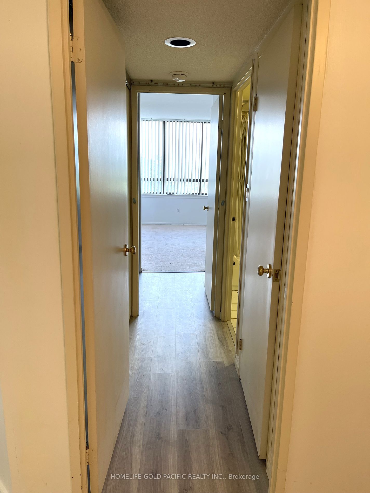 25 Bamburgh Circ, #541