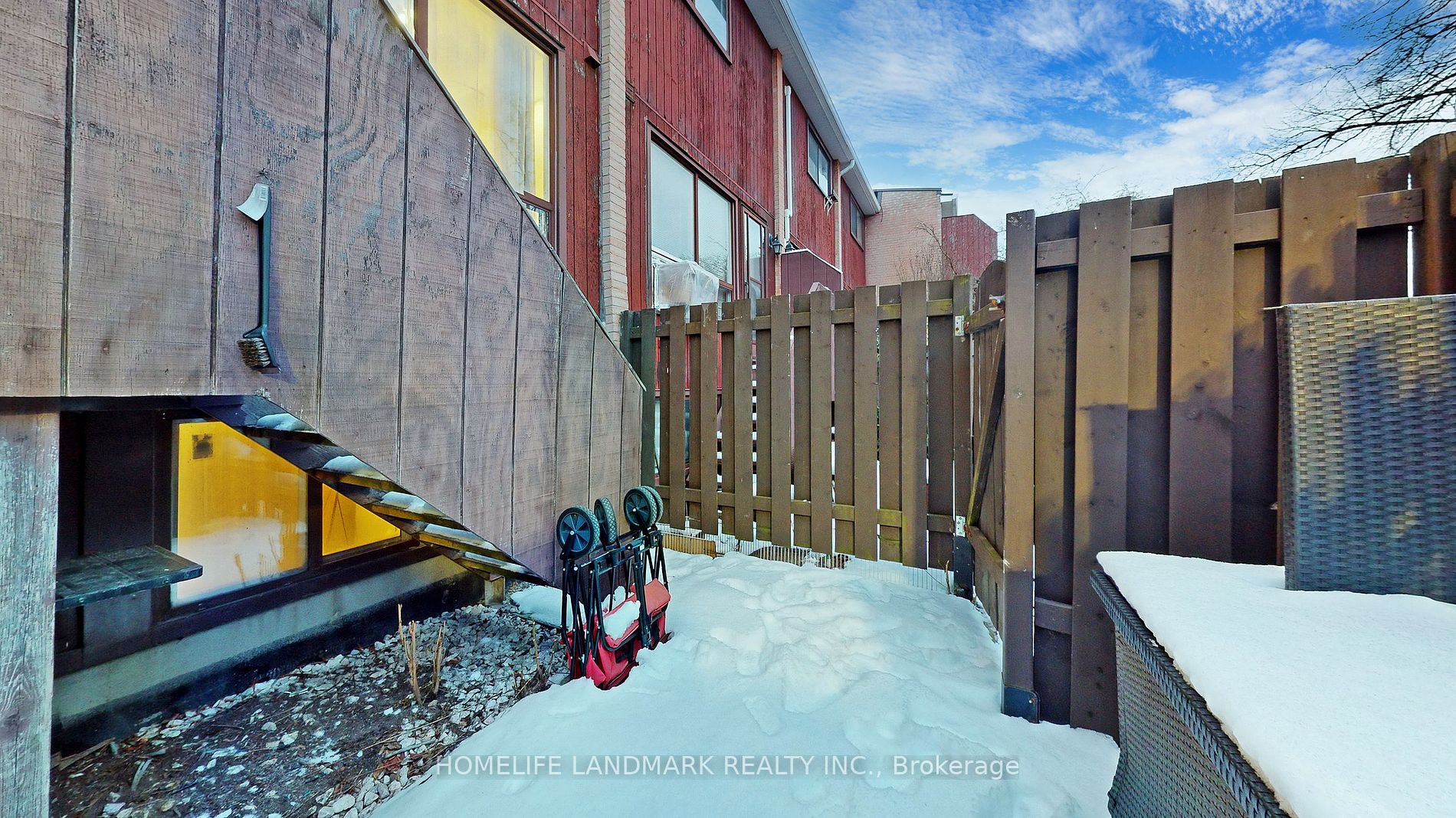 1209 Queen Street E, #82
