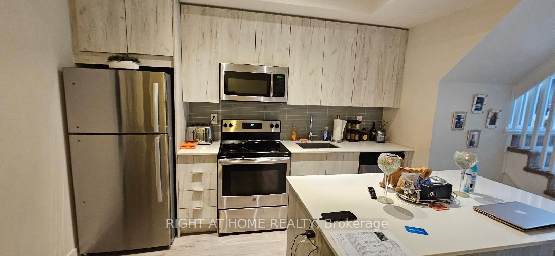 1350 Kingston Rd, #Th03