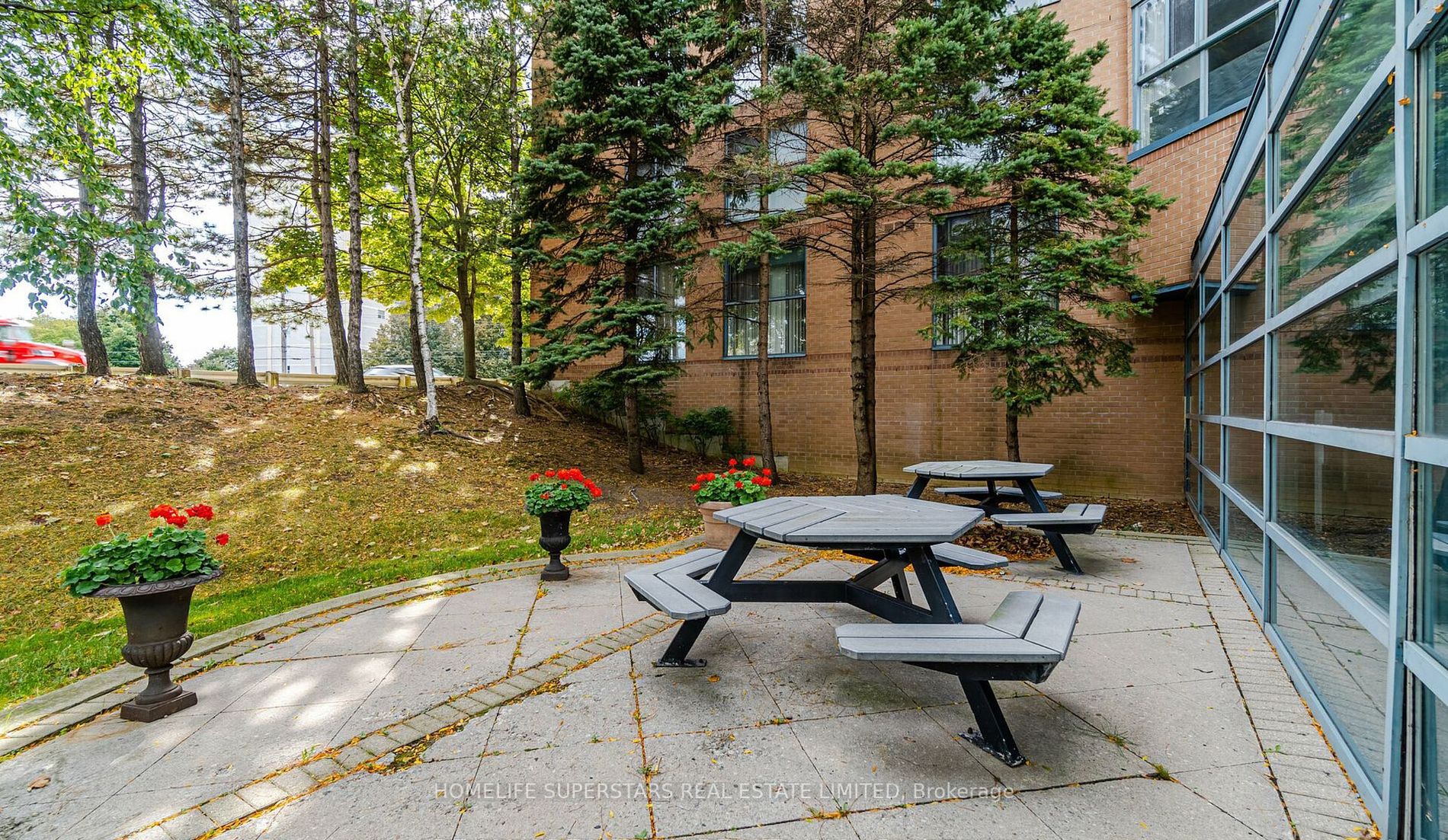 90 Dale Ave, #1003