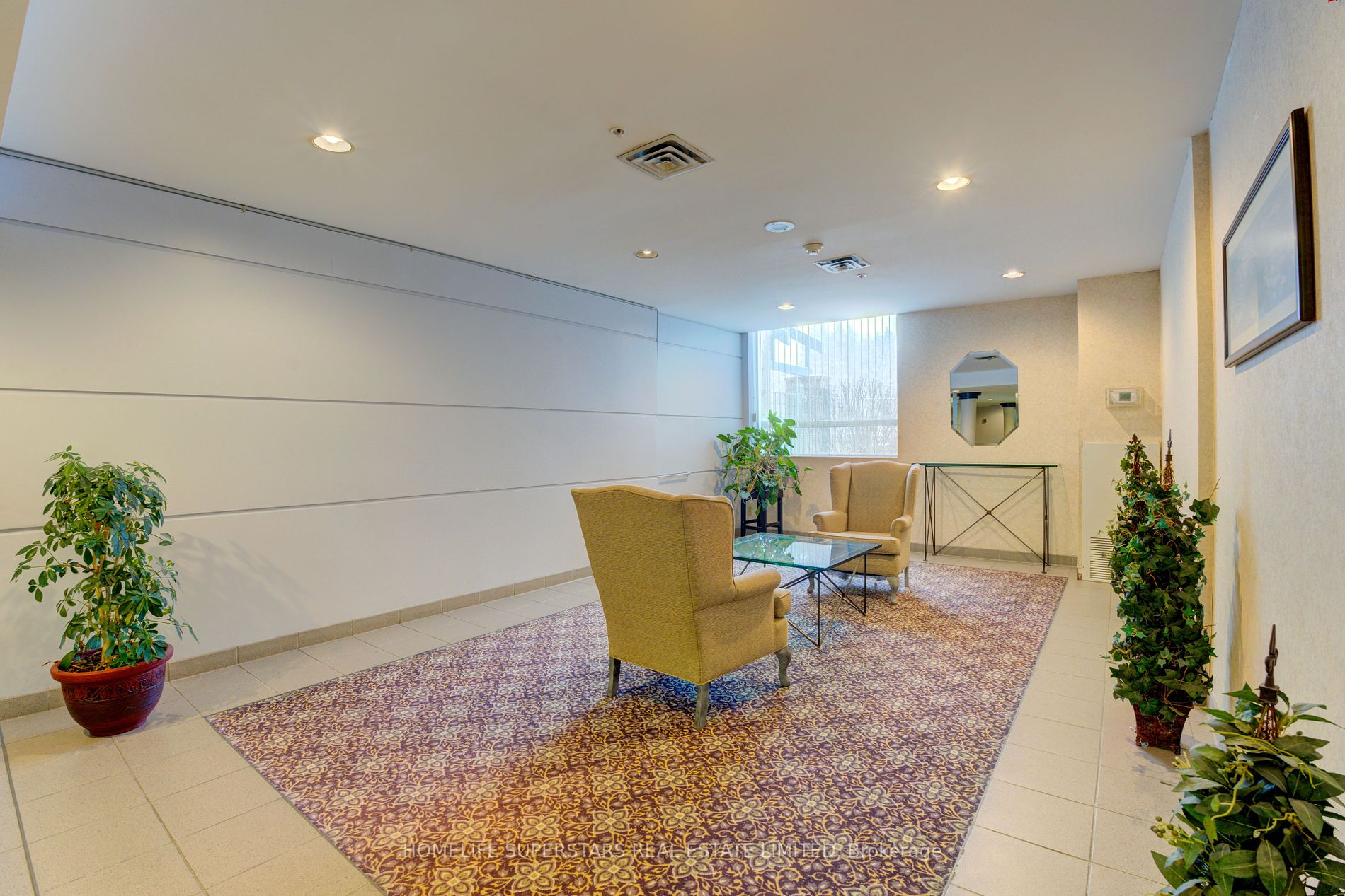 90 Dale Ave, #1003